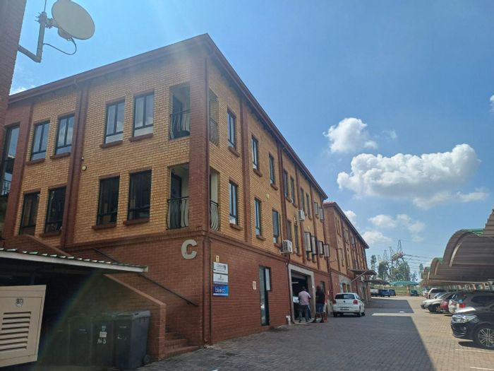 First Floor Office To Rent in Irene, Route 21 Corporate Park with fit-out.