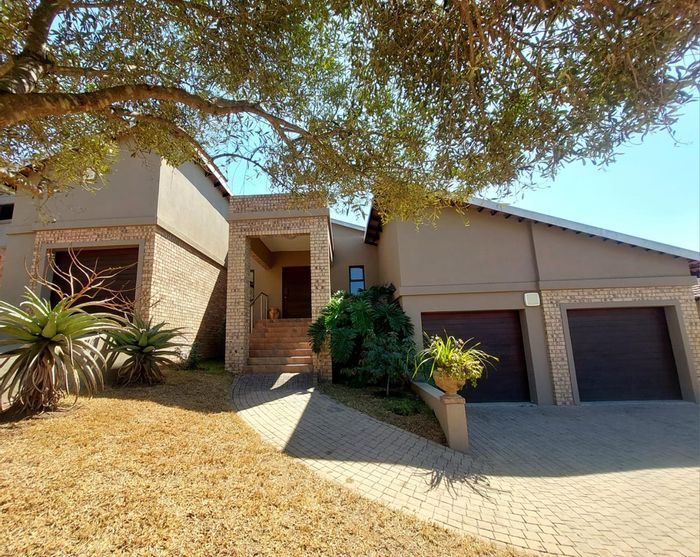 For Sale: House in Sonheuwel Ext 1 with pool, braai area, and spacious layout.