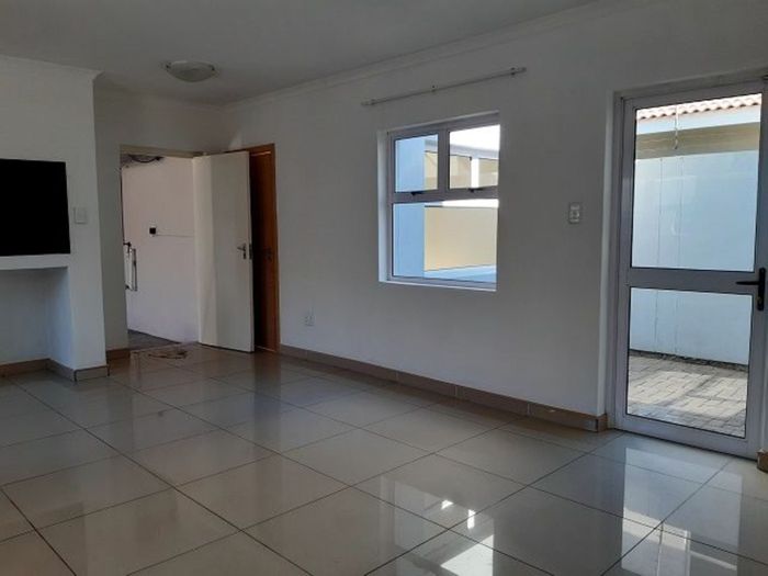 Property #1448111, Townhouse for sale in Walvis Bay Central