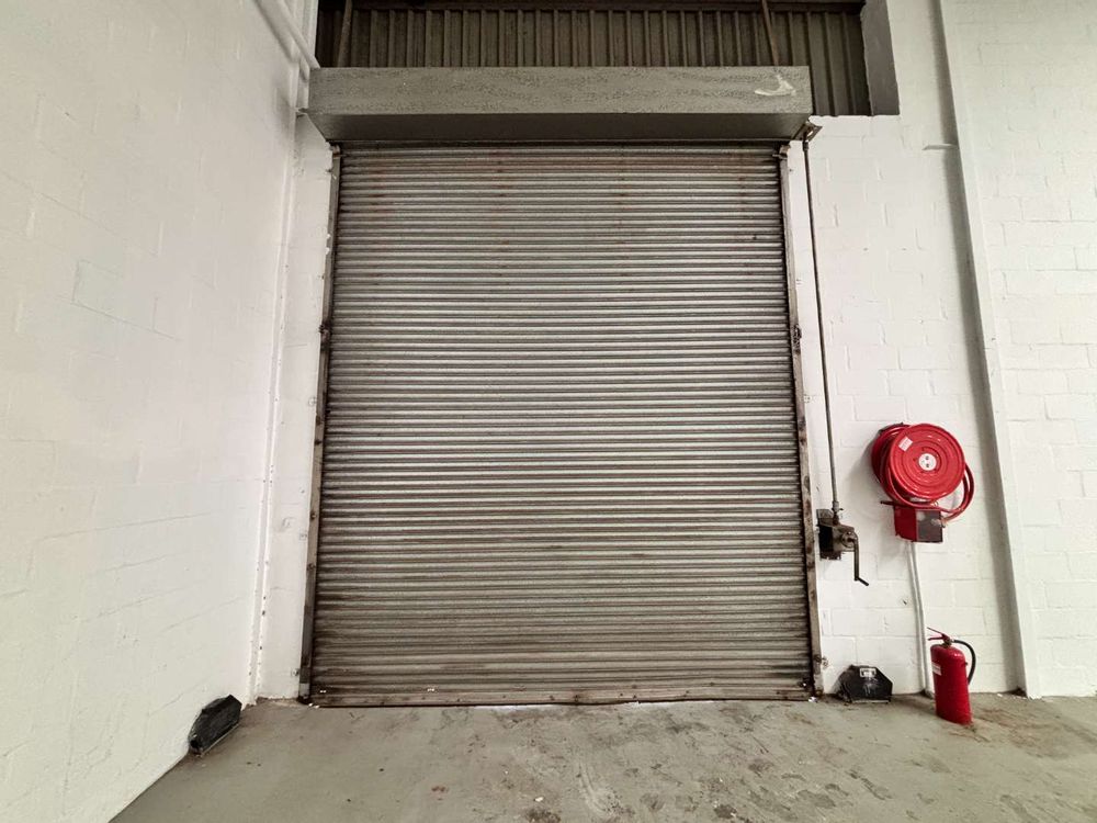 Roller shutter door