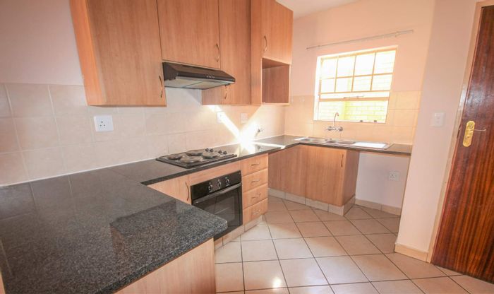 Hazeldean Apartment To Rent: 3 Beds, 2 Baths, Garages, Pool, Security Features.