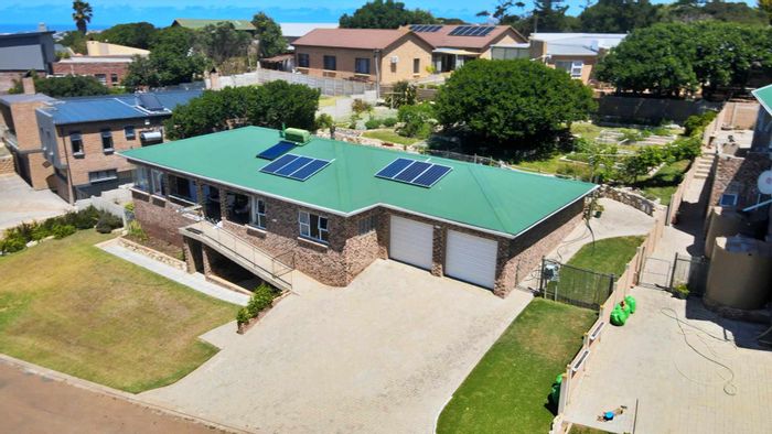 Property #2429086, House For Sale in Still Bay West