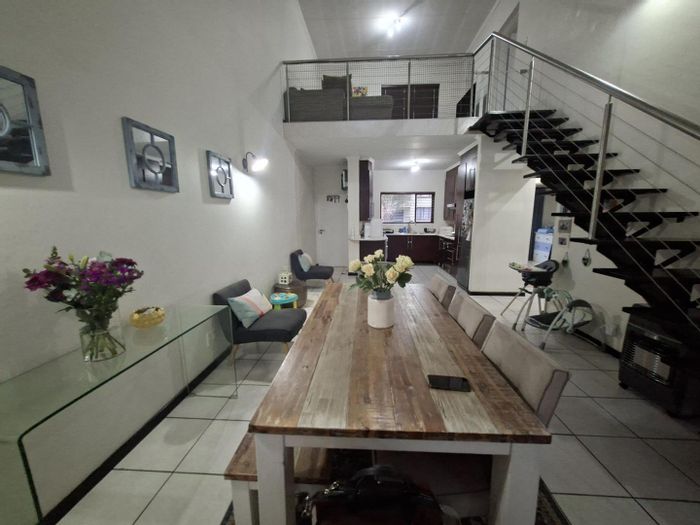 Property #2417867, Apartment For Sale in Paulshof