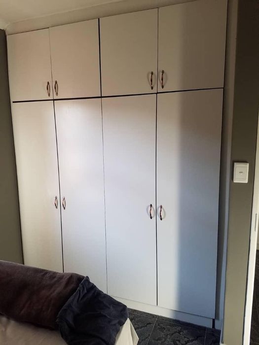 For Sale: Khomasdal Apartment with 2 Bedrooms, Courtyard, and Carport. N$850,000.