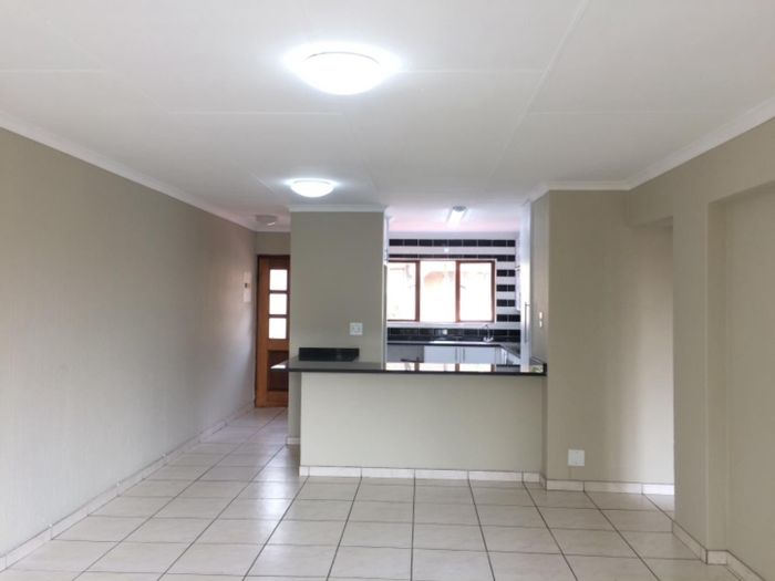 Property #1973331, Apartment rental monthly in Sunninghill