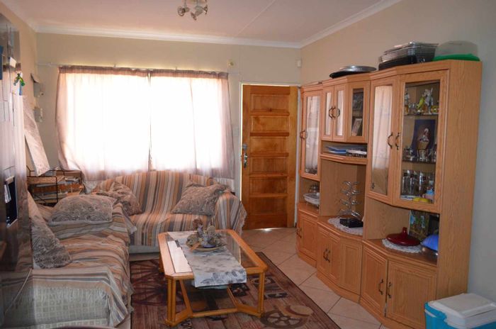 Property #2104076, Townhouse for sale in Rocky Crest