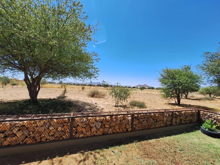 For Sale: House in Omeya Golf Estate with 3 beds, study, and amenities.