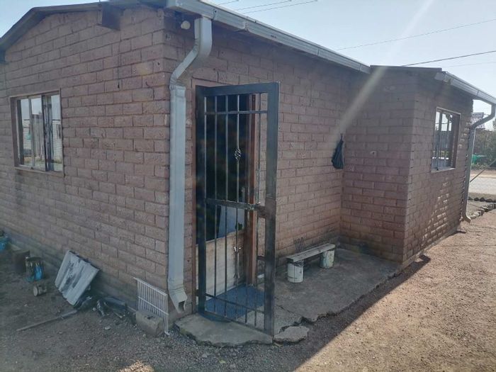 1 Bedroom house for sale in Ga-Rankuwa, close to schools and transport access.