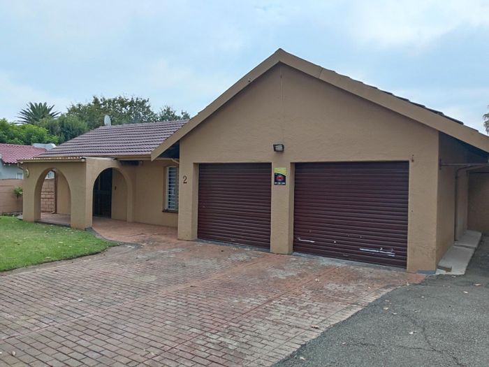 House for Sale in Birchleigh North: 3 Bedrooms, Pool, Granny Flat, Double Garage.