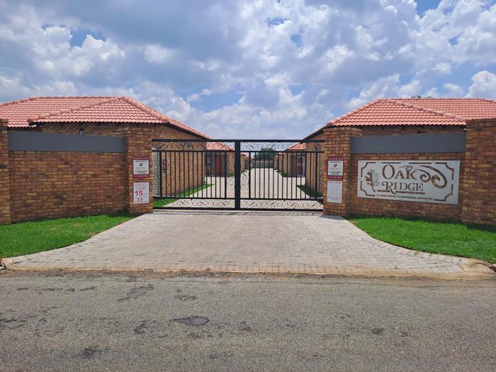 Riversdale Townhouse For Sale: 3 Bedrooms, double garage, private garden, security system.