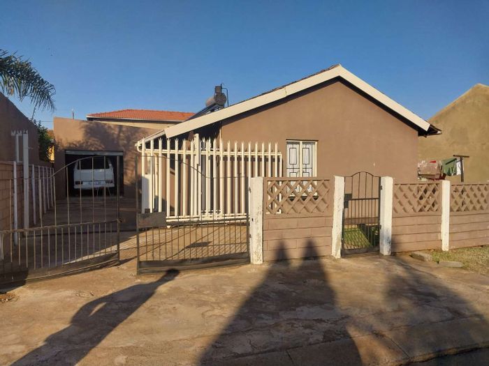 Property #2253174, House for sale in Vosloorus Ext 9