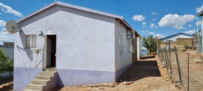 Property #2138997, House pending sale in Otjomuise Extension 4