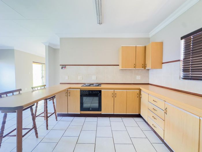 Property #2467773, House For Sale in Moreleta Park