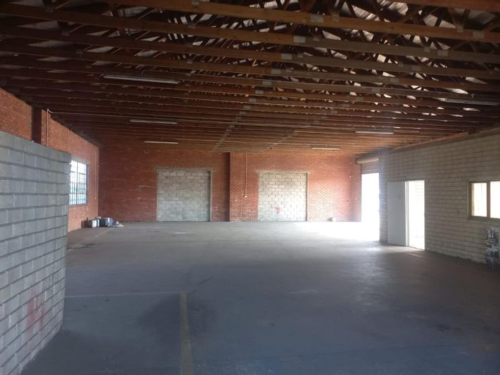 Property #2238643, Industrial rental monthly in Alton