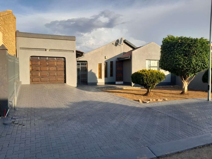 2-Bedroom House For Sale in Mabopane Central, near shopping center, secure parking.