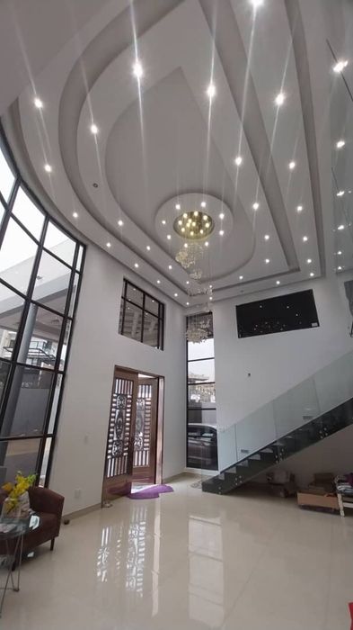 Auasblick House For Sale: 5 bedrooms, pool, study, and solar panels.