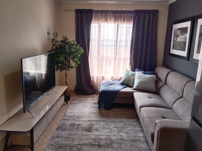 Property #2073836, Apartment For Sale in Olievenhoutbosch