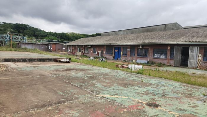 Prime commercial vacant land in Umbogintwini, to rent with essential services.