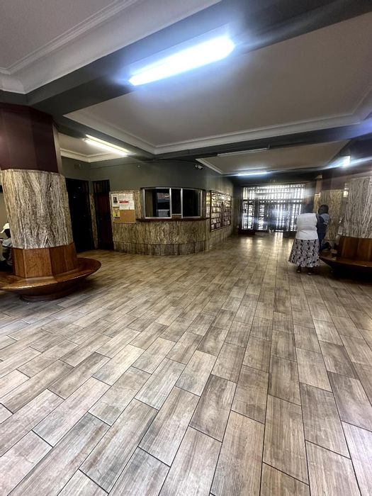 2-Bedroom Apartment To Rent in Johannesburg Central, near MTN Taxi Rank, with WiFi.