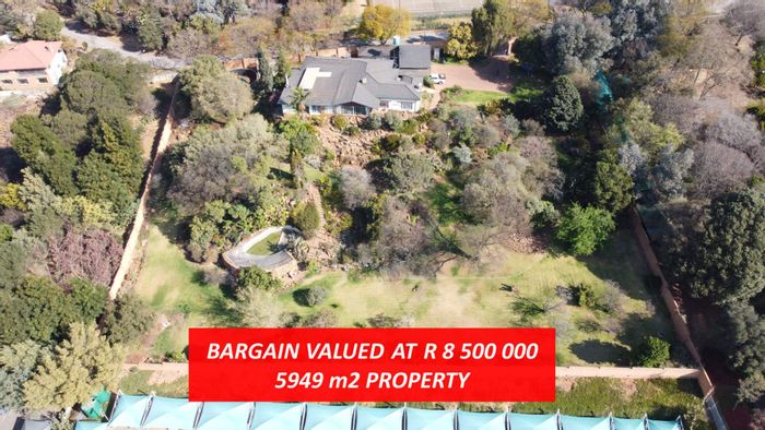 For Sale: Spacious 4-Bedroom House in Constantia Kloof with Pool and Generator.