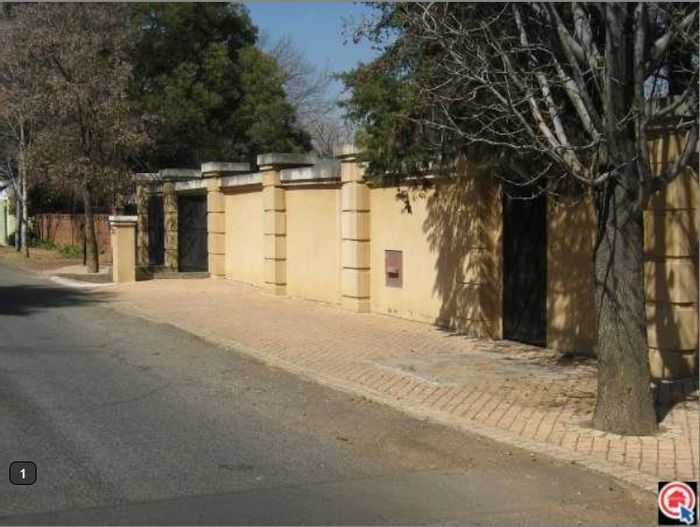 Property #2212304, House rental monthly in Craighall