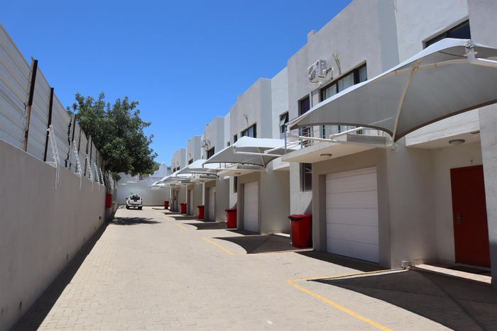 Property #2090410, Townhouse for sale in Windhoek West