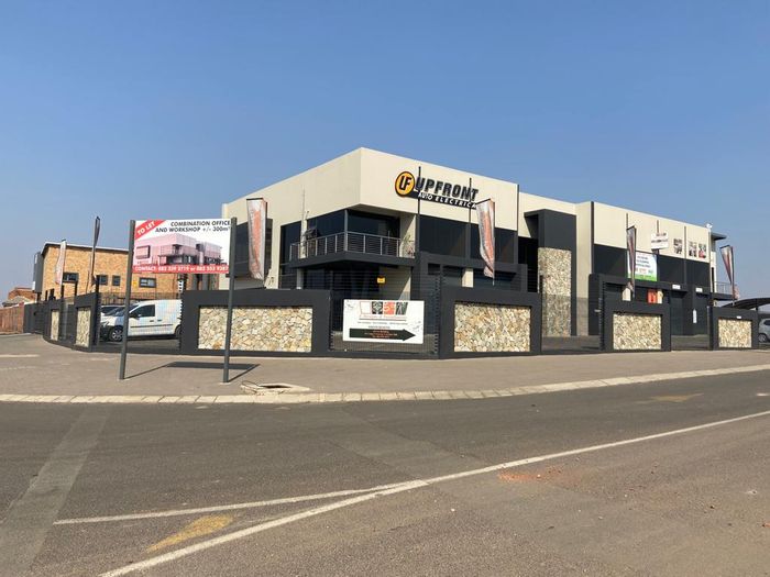 Property #2179605, Office rental monthly in Corridor Hill