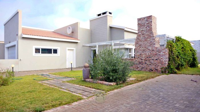 Ocean View House For Sale: 3 bedrooms, BBQ area, spacious yard, double garage.
