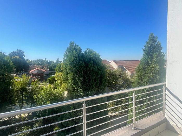 For Sale: 2-Bedroom Apartment in Morningside with Loft, Patio, and Parking.