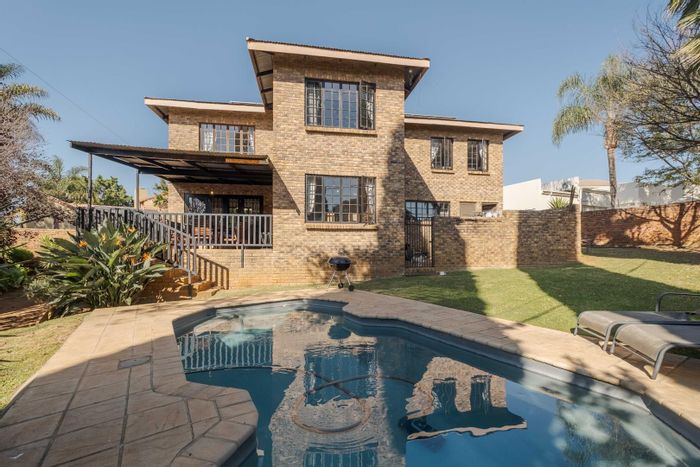 Property #2391088, House For Sale in Moreleta Park