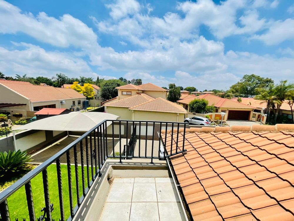 mini balcony next to the study room 