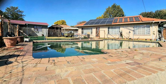 Albertsdal House For Sale: Solar System, Pool, Cottage, Spacious Garden and More!