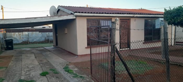 Property #2229928, House for sale in Kwanobuhle