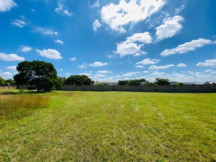 Prime Vacant Land in Silverwoods Country Estate - Secure, Convenient, Ready to Build!