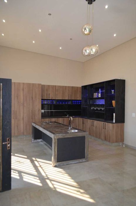 Property #2405051, House For Sale in Academia