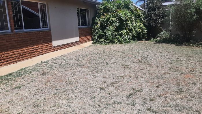 House To Rent in Impala Park with separate flat and spacious living areas.