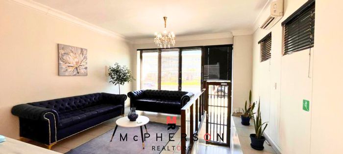 Office For Sale in Southern Industrial Area: Reception, boardroom, parking, versatile layout.