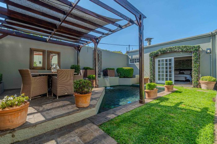 Charming Parkhurst House For Sale: Pool, Home Cinema, and Serene Garden Oasis