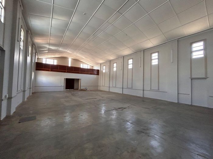 Versatile mixed-use space and offices available to rent in Vryheid Central.