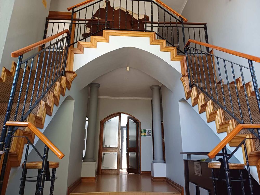 DOUBLE STAIR CASE