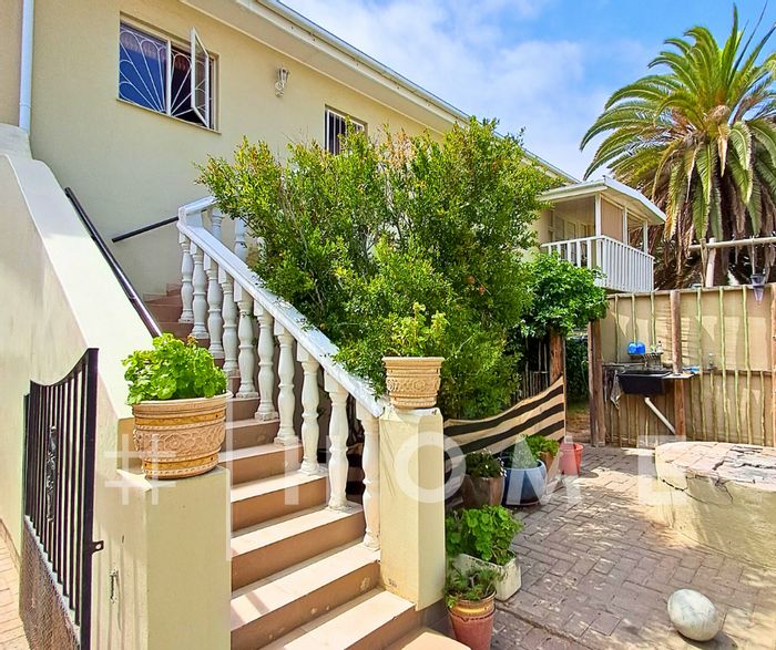 Vineta House For Sale: Spacious main home with multiple income-generating flats.