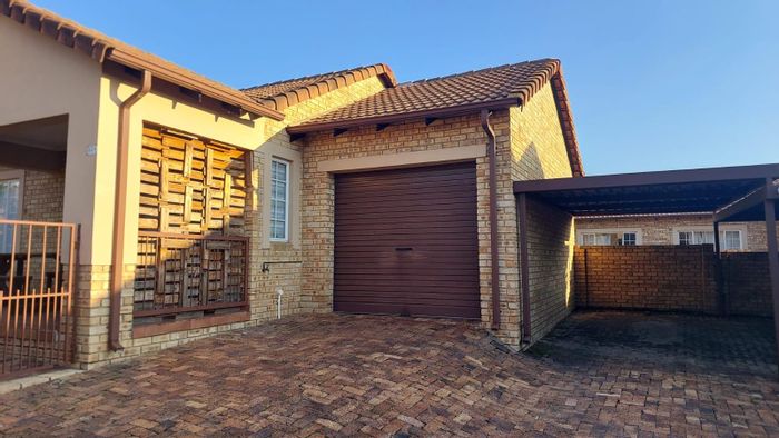 Property #2209893, Townhouse for sale in Sasolburg