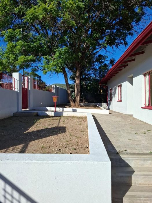 Ludwigsdorf House For Sale: 3 bedrooms, pool, flatlet, spacious erf, great potential.