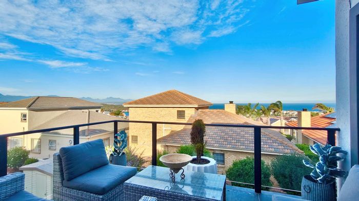 Property #2432789, House For Sale in Hartenbos Heuwels