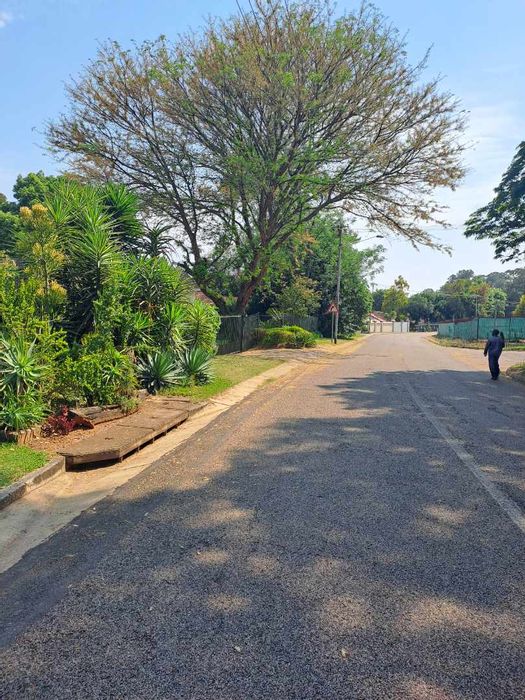 Vacant Land Residential in Lynnwood Glen For Sale: 900 m² with architectural plans.