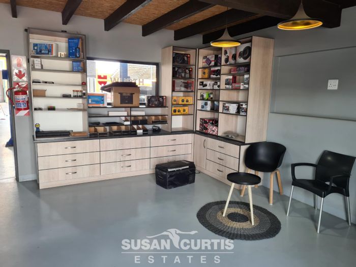 Industrial workshop for sale in Swakopmund Industrial with multiple access points and amenities.
