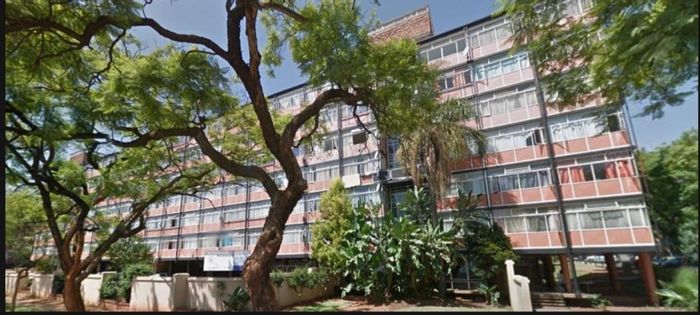 Muckleneuk Apartment For Sale: Modern Living Near Pretoria CBD and Amenities!