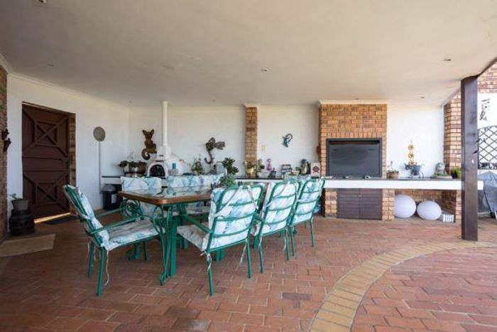 Property #2186268, House for sale in Durban North