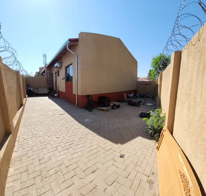 Property #2415346, Apartment For Sale in Wanaheda