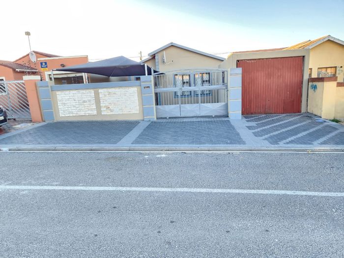 Property #2248324, House for sale in Khayelitsha Central